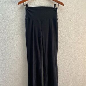 Yogalicious Lux Mia Flare Mid-Rise Black Pants 31 Inch Inseam Gym Size Small